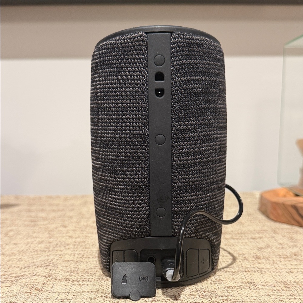 iHome iBT77v2 Portable Waterproof Bluetooth Speaker - Picture 4 of 5